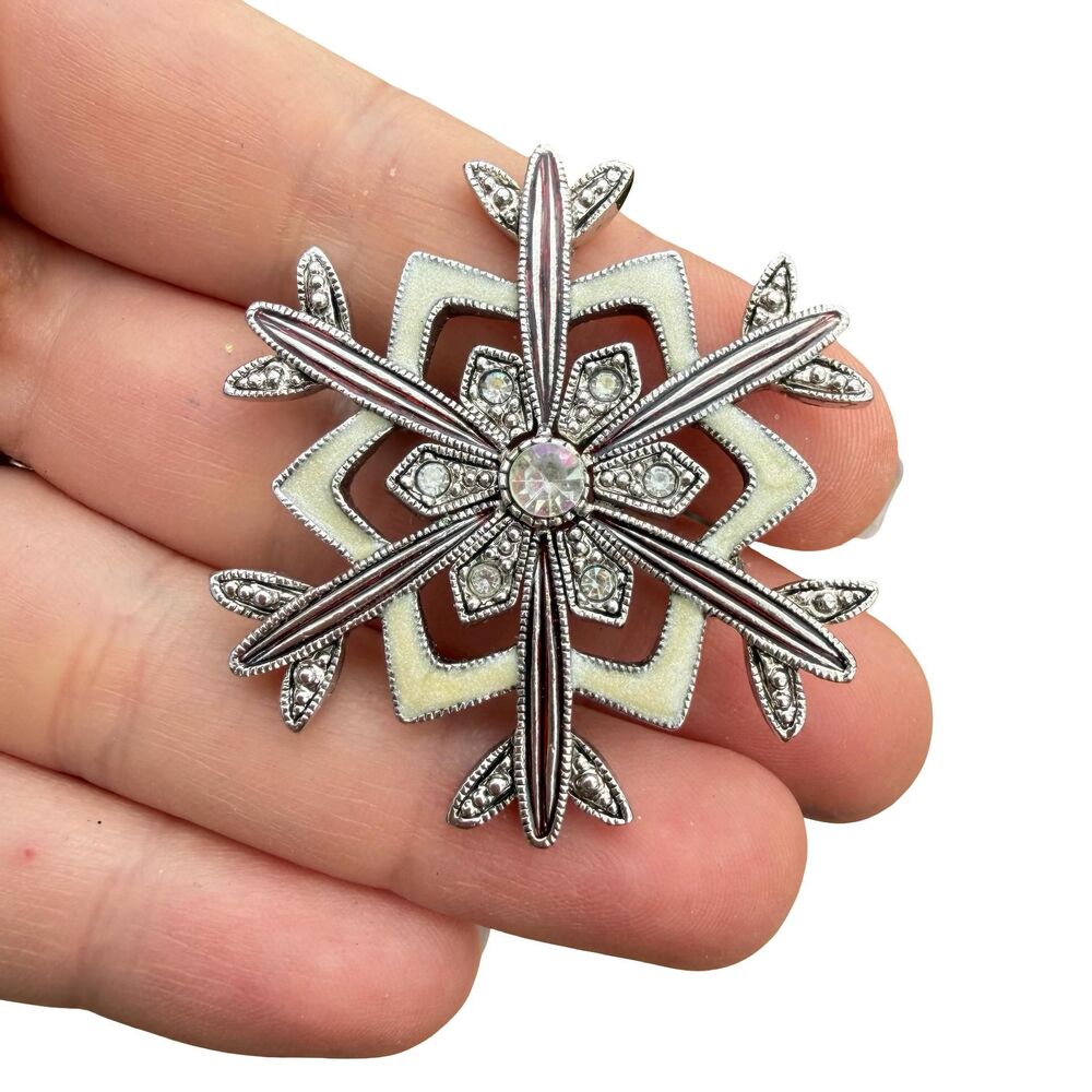 Vintage Snowflake Brooch Winter Christmas Pin